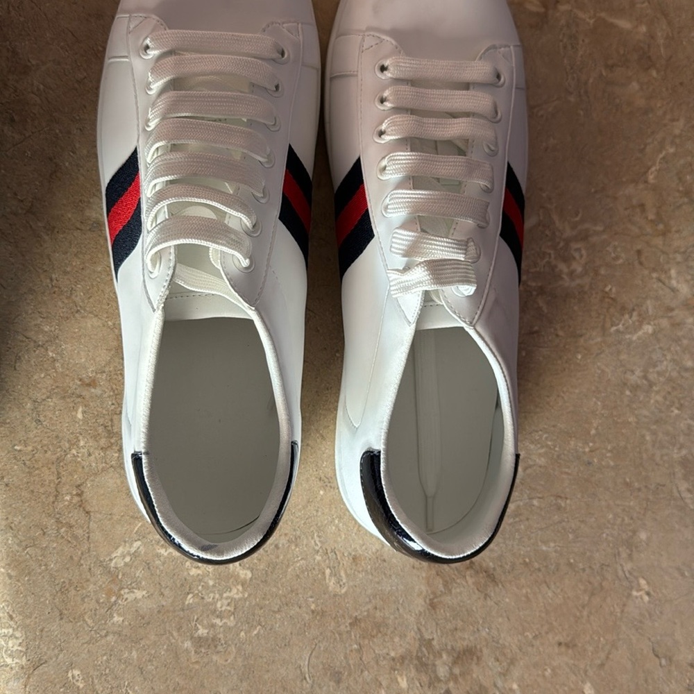 Gucci White Sneakers with Red and Blue Stripes - Picture 1 of 3